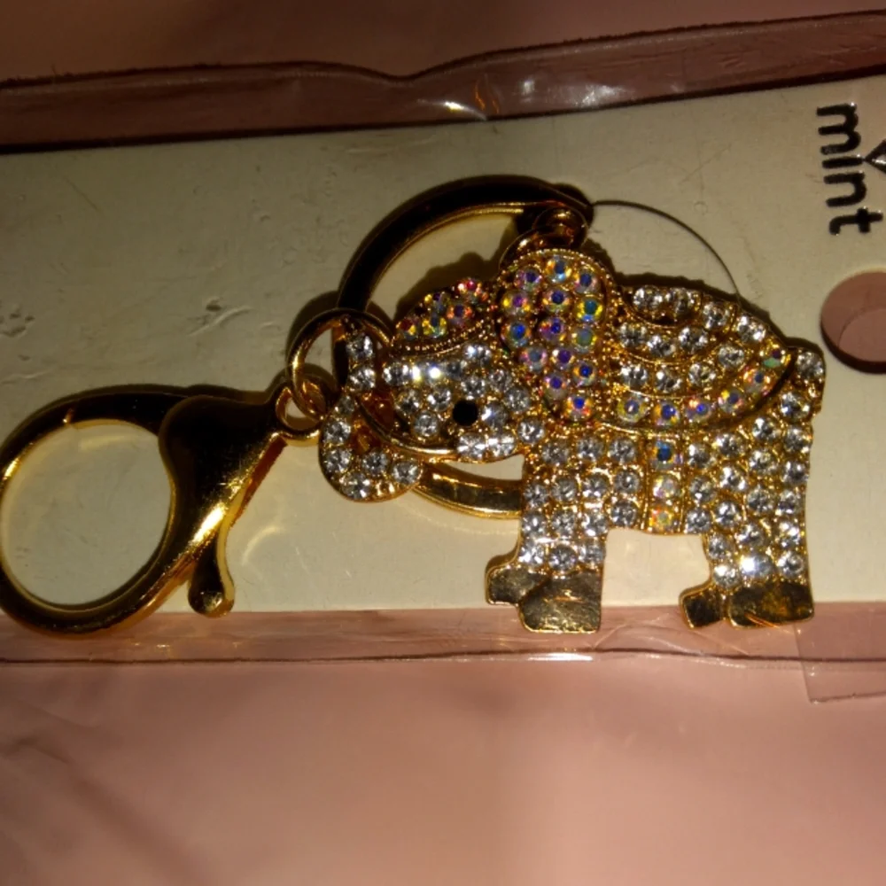 Elephant Keychain Accessory - Picture 2 of 4